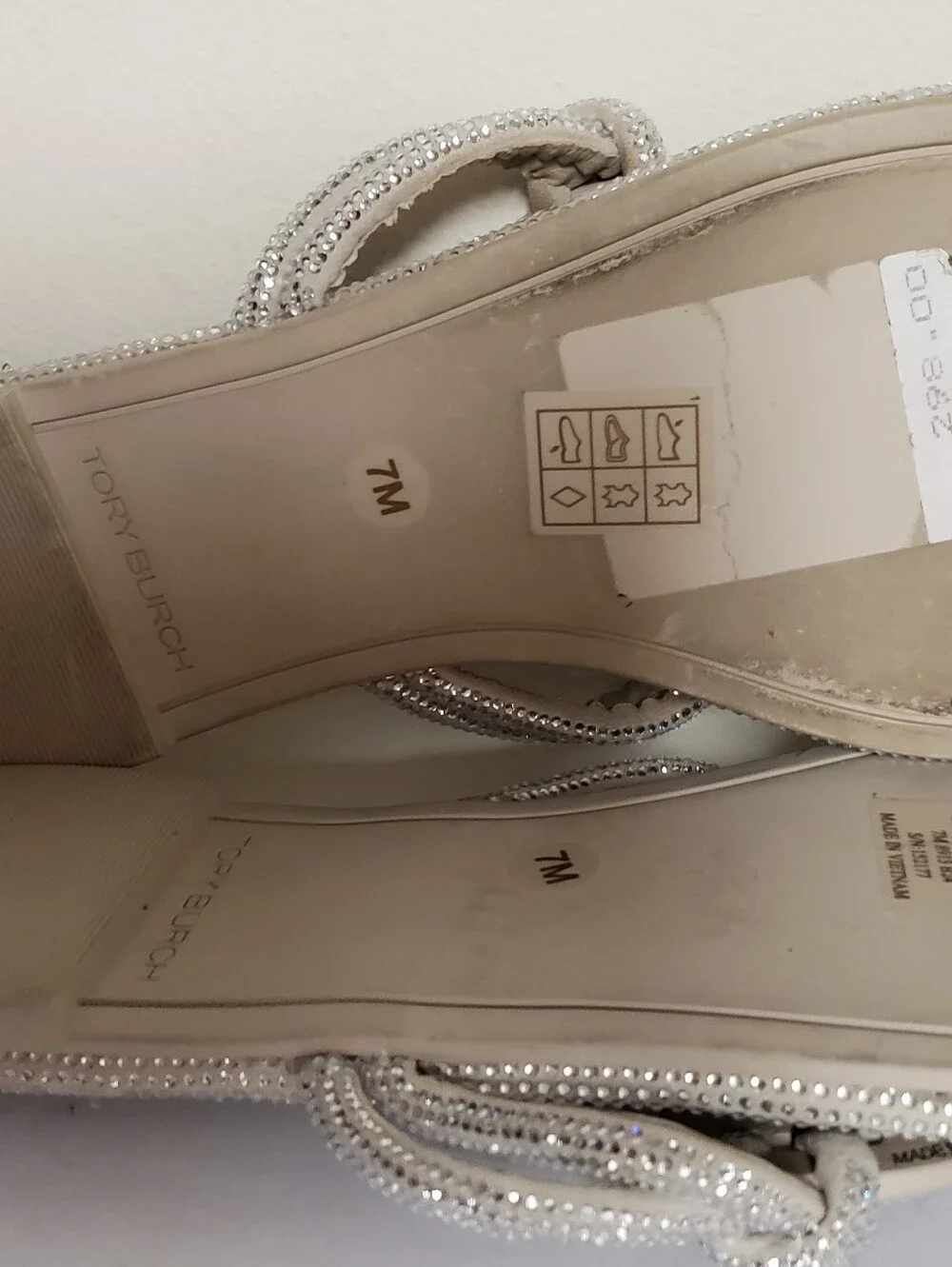 Toey burch Miller Knottef pave thong  sandal stone grey